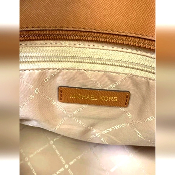 ✈️BRAND NEW!! Michael Kors Logo Jetset Brown and Cream XXl Tote Bag DUFFLE - Picture 8 of 12